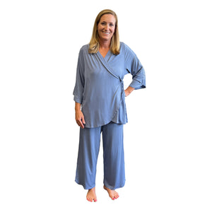 Load image into Gallery viewer, Hospital pajamas for cancer patients with snap sleeves for IVs, Chemo ports and more.
