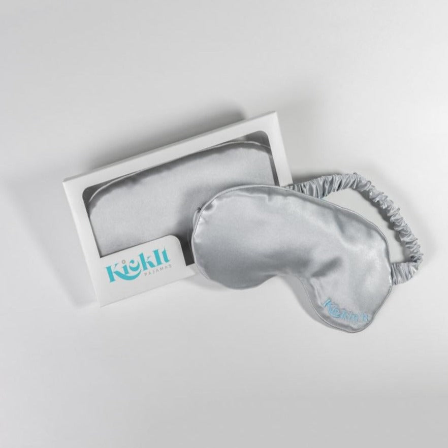 Silk eyemask with elastic back in package